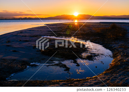 Morning on the shores of Lake Biwa 126340233