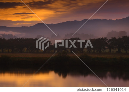 Autumn scenery of the Kitakami River in Kitakami City, Iwate Prefecture Autumn scenery of the Kitakami River in Kitakami City, Iwate Prefecture 126341014