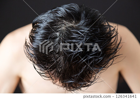 Middle-aged men's hair 126341641