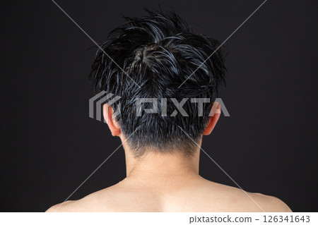 Middle-aged men's hair 126341643