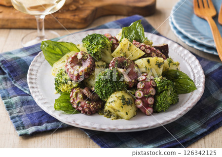 綠花椰菜羅勒沙拉 綠花椰菜羅勒沙拉 126342125