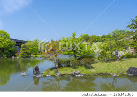 Expo Commemoration Park: Shinji Pond in the Japanese Garden Expo Commemoration Park: Shinji Pond in the Japanese Garden 126342365