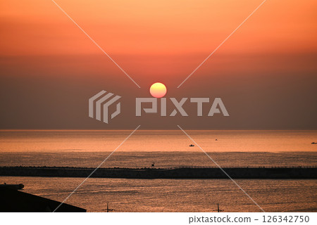 Horizon and sun Horizon and sun 126342750