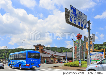 Roadside station Kanyusha Hikosan and the BRT bus in Soeda Town, Tagawa District, Fukuoka Prefecture 126343062