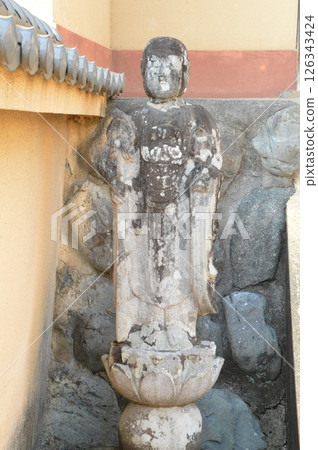 Stone Buddha (Shiofuneji Temple, next to the temple gate / 120 Shiofune, Ome City, Tokyo) 126343424