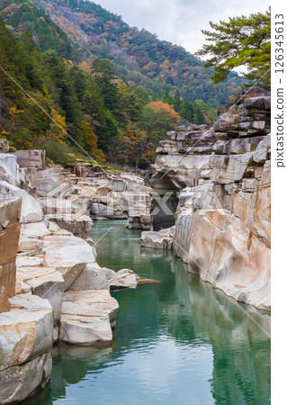 長野縣上松町的秋天-根目床的紅葉 長野縣上松町的秋天-根目床的紅葉 126345613