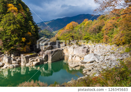 長野縣上松町的秋天-根目床的紅葉 長野縣上松町的秋天-根目床的紅葉 126345683