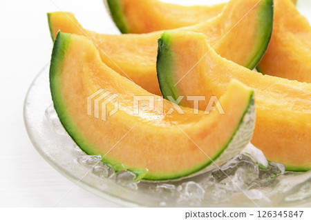 田間採摘的瓜，新鮮、香甜、美味 126345847