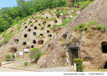 Yoshimi Hyaku Ana (Yoshimi Town, Saitama Prefecture) 126346652