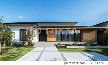 簡單的日式平房，獨立式住宅，白色 126347788