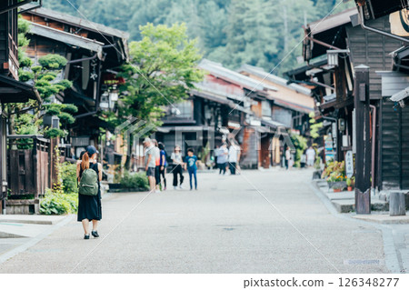 <長野縣>奈良井宿觀光的女性 126348277