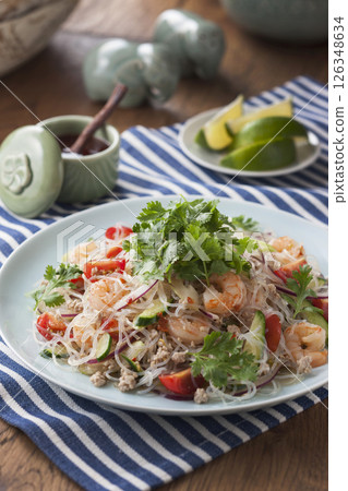 Yam Woon Sen / Thai style glass noodle salad 126348634