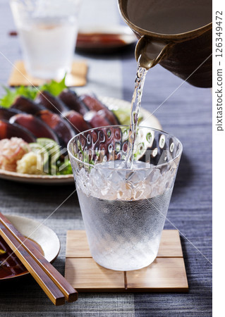 燒酒和炙烤鰹魚 燒酒和炙烤鰹魚 126349472