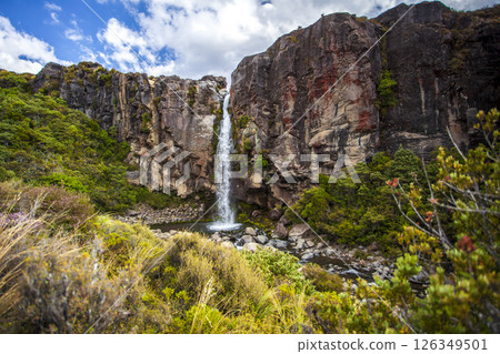 湯加里羅國家公園中的瀑布 湯加里羅國家公園中的瀑布 126349501