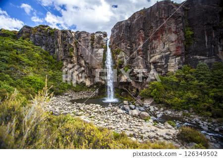 湯加里羅國家公園中的瀑布 湯加里羅國家公園中的瀑布 126349502