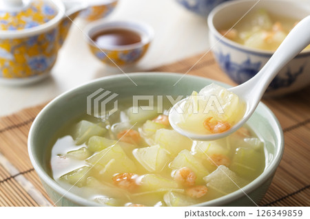Chilled winter melon soup 126349859