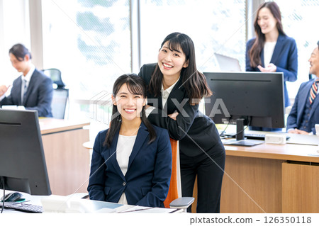Business woman working in the office Business woman working in the office 126350118