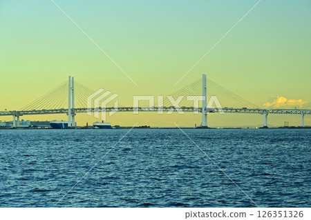 從港口公園到橫濱灣大橋的橫濱港未來城市景觀夜景 126351326