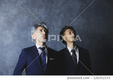 看距離的商人 看距離的商人 126352253