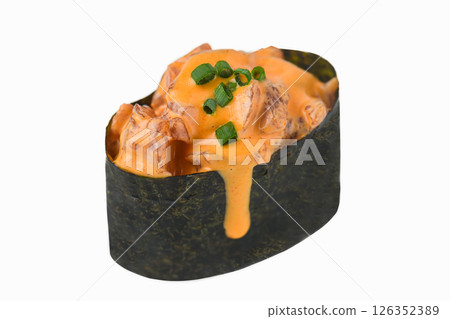 Spicy salmon gunkan sushi with sauce and chives 126352389