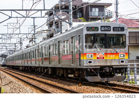 Tokyu Oimachi Line 9000 series 126354023