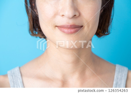 中年女性護膚形象 126354263