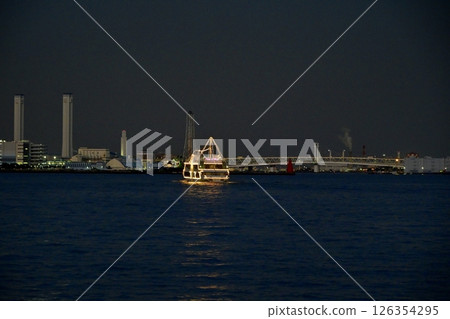 Yokohama Port Pleasure Boat Marine Rouge 126354295