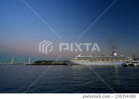 Luxury cruise ship Asuka II, anchored at Osanbashi Pier in Yokohama Port 126354300