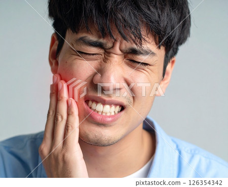 牙痛的人 126354342