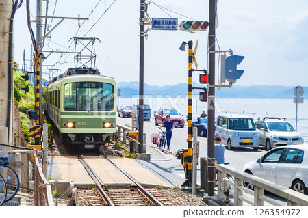 "Kanagawa Prefecture" Railroad crossing in front of Kamakura High School Station "Kanagawa Prefecture" Railroad crossing in front of Kamakura High School Station 126354972