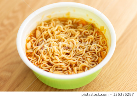 杯麵,麵條濕軟 杯麵,麵條濕軟 126356297