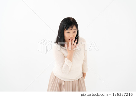 女性高級肖像驚訝 126357216