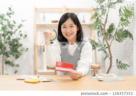 Senior woman life plan smile 126357353