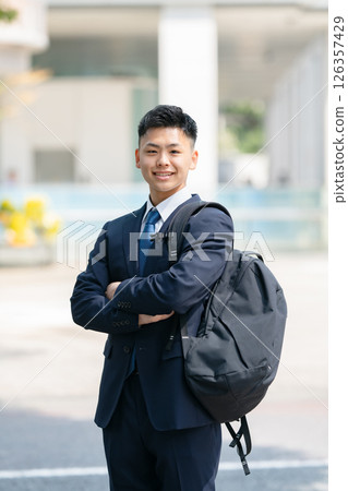 年輕男性商務肖像 126357429