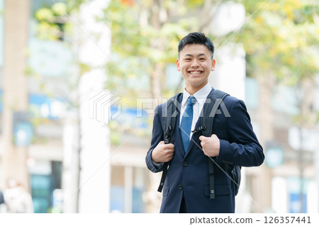 年輕男性商務肖像 126357441