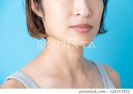 Middle women skin care image 126357932