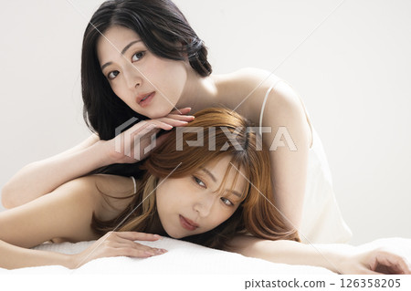 Beauty image: Beautiful woman 126358205