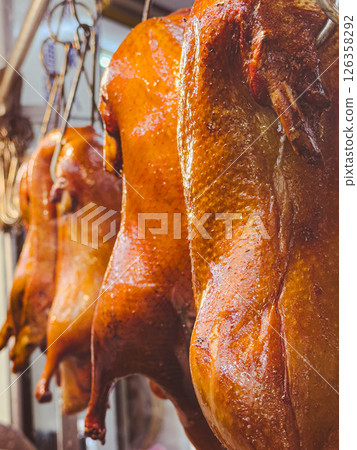 中式美食,皮脆肉嫩的台式烤鴨 126358292