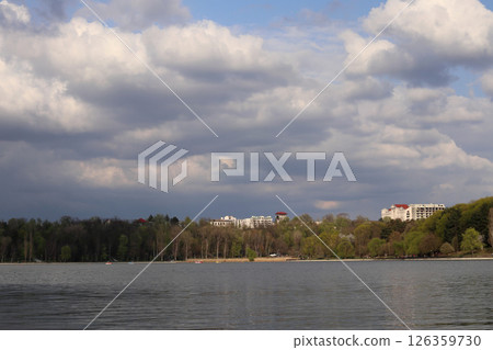 Valea Morilor lake and park. 126359730