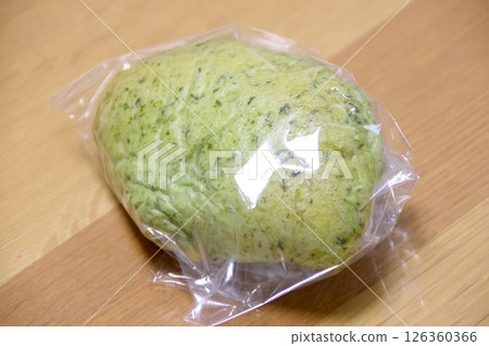 Delicious mugwort cream bread 126360366