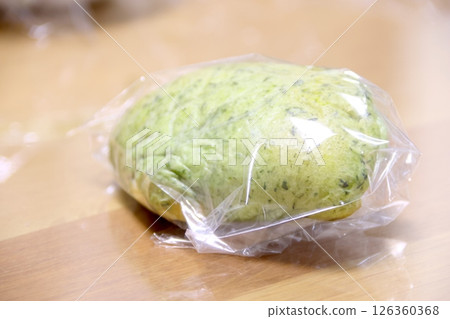 美味的艾蒿奶油麵包 126360368