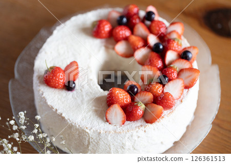 草莓雪紡蛋糕 126361513