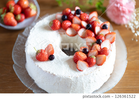 草莓雪紡蛋糕 126361522