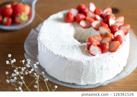 草莓雪紡蛋糕 126361526