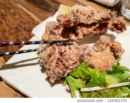 鹹麴炸雞:鮮嫩多汁的雞肉用鹹曲醃製而成。 鹹麴炸雞:鮮嫩多汁的雞肉用鹹曲醃製而成。 126362145