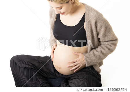 Pregnant woman 126362754