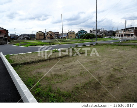 有空置土地的住宅區(住宅小區) 有空置土地的住宅區(住宅小區) 126363817