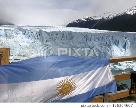 Pelito Moreno Glacier 126364607