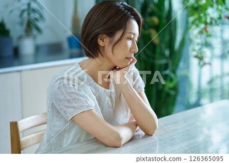 中年女性感覺很累 中年女性感覺很累 126365095