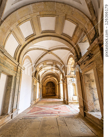 Tomar, Portugal - Mar 12, 2025: Cloister of the Monastery of the Order of Christ, Convento de Cristo in Tomar, Portugal Tomar, Portugal - Mar 12, 2025: Cloister of the Monastery of the Order of Christ, Convento de Cristo in Tomar, Portugal 126366179